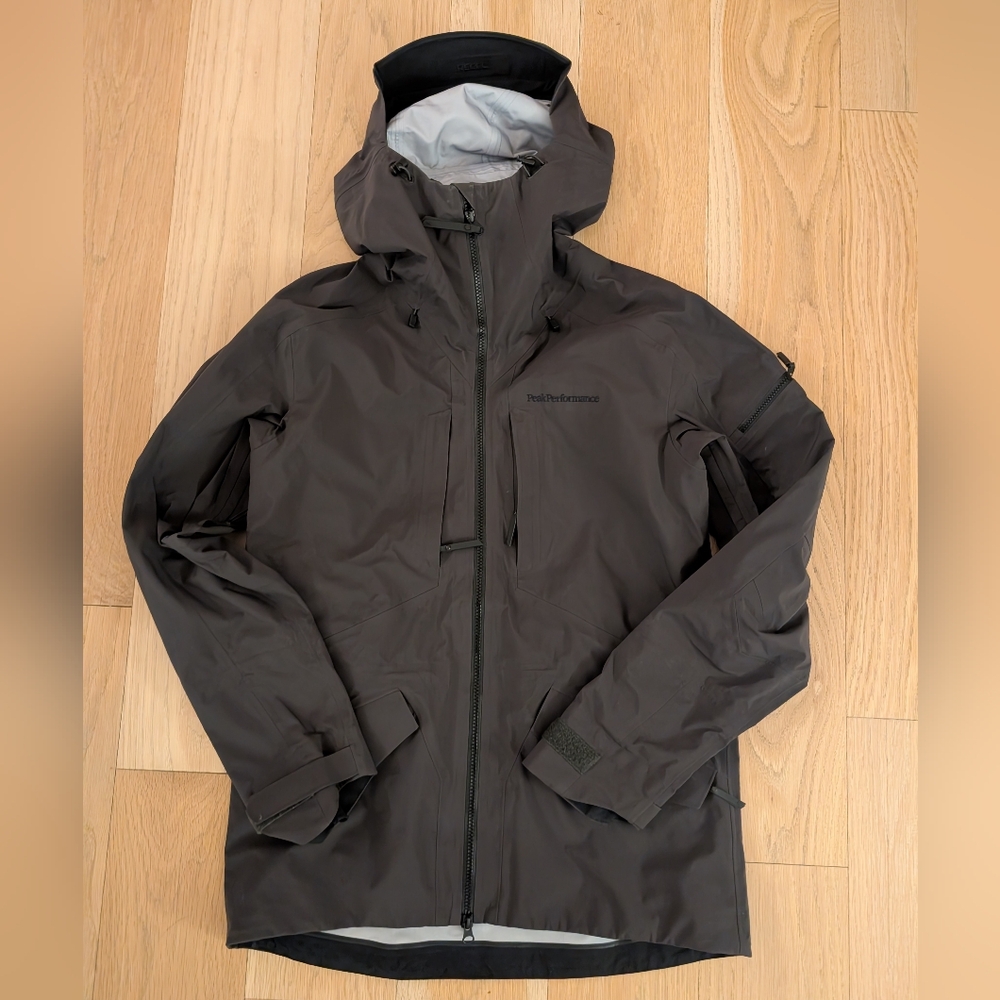 Peak Performance dark green/gray snowboarding jacket